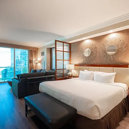 No Resort Fee Strip View Balcony+ Free Valet+ Pool